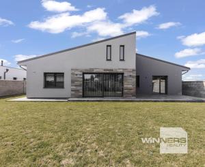 Na predaj moderný rodinný dom, ponúkajúci komfortné a nadštandardné  bývanie