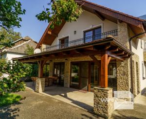 Na prenájom krásny 6-izbový rodinný dom v meste Vrbové, s priestranným  pozemkom 2167 m2, Piešťany