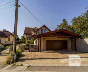 Na prenájom krásny 6-izbový rodinný dom v meste Vrbové, s priestranným  pozemkom 2167 m2, Piešťany