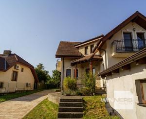 Na prenájom krásny 6-izbový rodinný dom v meste Vrbové, s priestranným  pozemkom 2167 m2, Piešťany