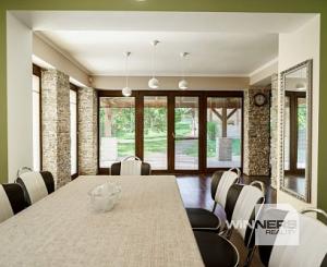 Na prenájom krásny 6-izbový rodinný dom v meste Vrbové, s priestranným  pozemkom 2167 m2, Piešťany