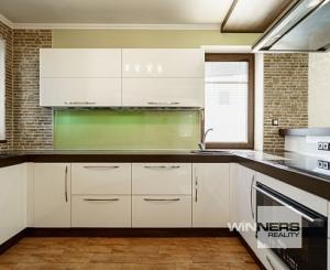 Na prenájom krásny 6-izbový rodinný dom v meste Vrbové, s priestranným  pozemkom 2167 m2, Piešťany