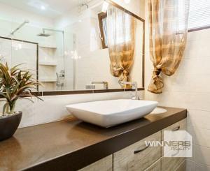 Na prenájom krásny 6-izbový rodinný dom v meste Vrbové, s priestranným  pozemkom 2167 m2, Piešťany