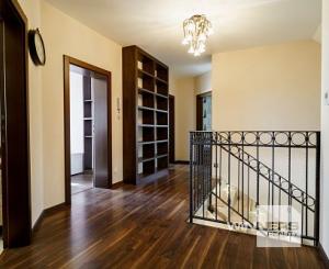 Na prenájom krásny 6-izbový rodinný dom v meste Vrbové, s priestranným  pozemkom 2167 m2, Piešťany