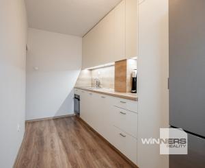 NA PREDAJ 3-izbový byt 74 m2 po kompletnej rekonštrukcií s loggiou, ul. Gessayova