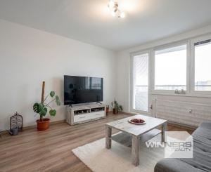 NA PREDAJ 3-izbový byt 74 m2 po kompletnej rekonštrukcií s loggiou, ul. Gessayova