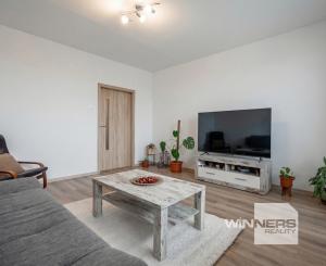 NA PREDAJ 3-izbový byt 74 m2 po kompletnej rekonštrukcií s loggiou, ul. Gessayova