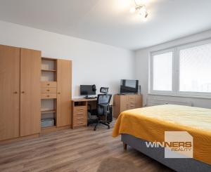 NA PREDAJ 3-izbový byt 74 m2 po kompletnej rekonštrukcií s loggiou, ul. Gessayova