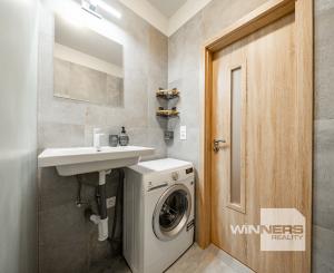 NA PREDAJ 3-izbový byt 74 m2 po kompletnej rekonštrukcií s loggiou, ul. Gessayova