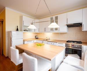 Prenájom, krásny 2-izbový byt v centre Piešťan, Kollárova ulica, 77 m2