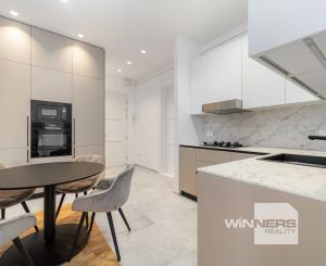 Tehlový 3 izbový byt 92 m2 po novej kompletnej rekonštrukcii s balkónom v centre mesta na ul. Palackého v Košiciach.