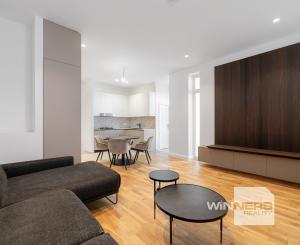 Tehlový 3 izbový byt 92 m2 po novej kompletnej rekonštrukcii s balkónom v centre mesta na ul. Palackého v Košiciach.