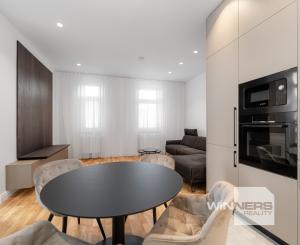 Tehlový 3 izbový byt 92 m2 po novej kompletnej rekonštrukcii s balkónom v centre mesta na ul. Palackého v Košiciach.
