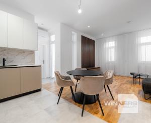 Tehlový 3 izbový byt 92 m2 po novej kompletnej rekonštrukcii s balkónom v centre mesta na ul. Palackého v Košiciach.