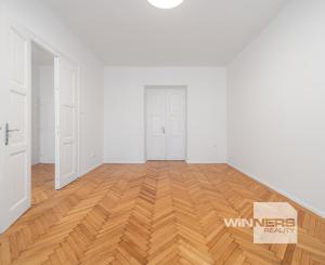 Tehlový 3 izbový byt 92 m2 po novej kompletnej rekonštrukcii s balkónom v centre mesta na ul. Palackého v Košiciach.