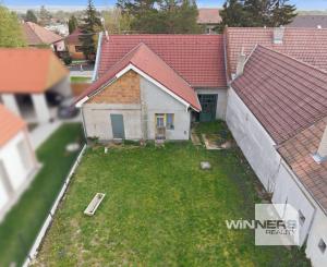 REZERVOVANÉ - PREDAJ: Dom za cenu pozemku v Modre – časti Kráľová