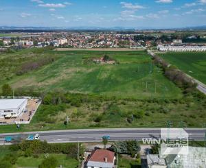PREDAJ, INVESTIČNÝ POZEMOK 1 440 m², LEOPOLDOV, ŤAH D1 → HLOHOVEC