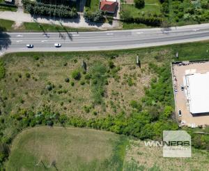 PREDAJ, INVESTIČNÝ POZEMOK 1 440 m², LEOPOLDOV, ŤAH D1 → HLOHOVEC