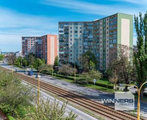 Na prenájom priestranný 2,5-izbový byt s loggiou – Južná trieda, Košice (Juh)