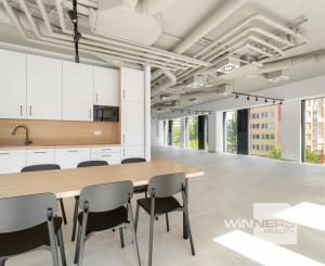 Moderný nebytový priestor open space o veľkosti 124,76 m2 v DUETT Business Residence na prenájom.