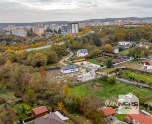 Pozemok vhodný na rekreačný dom alebo chatu o veľkosti 1.282 m2 v oblasti Čičky-majer, Košice - Terasa.