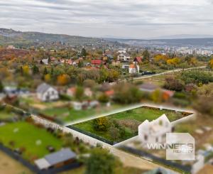 Pozemok vhodný na rekreačný dom alebo chatu o veľkosti 1.282 m2 v oblasti Čičky-majer, Košice - Terasa.