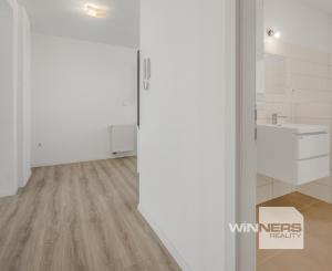 Prenájom 2-izbový byt 61 m2, Vajanského, Piešťany