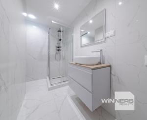 1,5-izbový, predaj, kompletná rekonštrukcia, 43 m2, pražský typ, loggia, Buzulucká, Košice