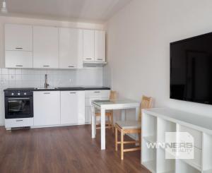 Na prenájom 1-izbový byt s balkónom, 42 m2, Vyšehradská ulica, Bratislava-Petržalka