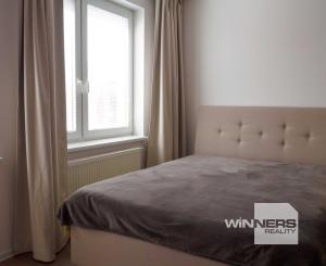 Na prenájom 1-izbový byt s balkónom, 42 m2, Vyšehradská ulica, Bratislava-Petržalka