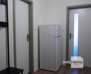Na prenájom 1-izbový byt s balkónom, 42 m2, Vyšehradská ulica, Bratislava-Petržalka