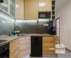 NA PREDAJ praktický 3-izbový byt po kompletnej rekonštrukcii, 55,59 m², ul. Furdekova – Petržalka