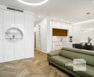 VÝNIMOČNÝ 3-IZBOVÝ BYT S IKONICKÝM VÝHĽADOM NA MODRÝ KOSTOLÍK | 2 LODŽIE, BALKÓN A 2 PARKOVACIE MIESTA