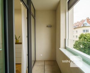 VÝNIMOČNÝ 3-IZBOVÝ BYT S IKONICKÝM VÝHĽADOM NA MODRÝ KOSTOLÍK | 2 LODŽIE, BALKÓN A 2 PARKOVACIE MIESTA