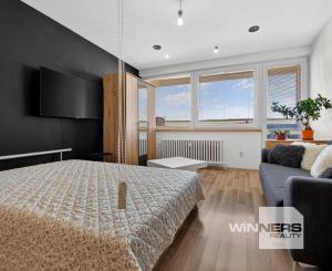 REZERVOVANÉ - Na predaj zrekonštruovaný a zariadený 1-izbový byt, 37,54 m2, Sekurisova ulica, Bratislava-Dúbravka