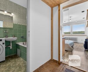 REZERVOVANÉ - Na predaj zrekonštruovaný a zariadený 1-izbový byt, 37,54 m2, Sekurisova ulica, Bratislava-Dúbravka