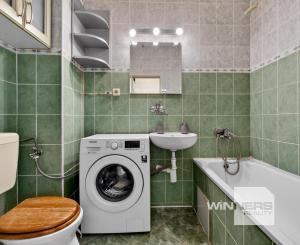 REZERVOVANÉ - Na predaj zrekonštruovaný a zariadený 1-izbový byt, 37,54 m2, Sekurisova ulica, Bratislava-Dúbravka