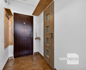 REZERVOVANÉ - Na predaj zrekonštruovaný a zariadený 1-izbový byt, 37,54 m2, Sekurisova ulica, Bratislava-Dúbravka
