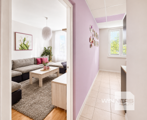 REZERVOVANÉ - NA PREDAJ | 2-izbový byt po takmer kompletnej rekonštrukcii, Banská Štiavnica, Križovatka