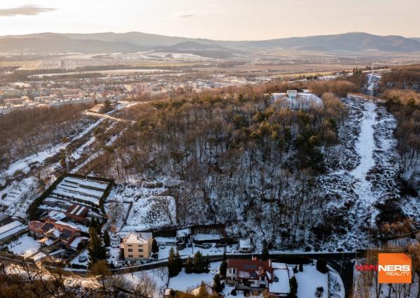 Exkluzívne na predaj pozemok v meste Vranov nad Topľou!