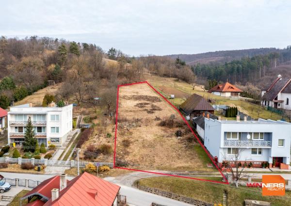 Na predaj lukratívny stavebný pozemok blízko  mesta Humenné- Brestov