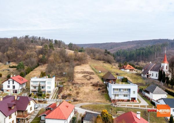 Na predaj lukratívny stavebný pozemok blízko  mesta Humenné- Brestov