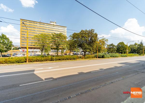 Priestranný 3,5i tehlový byt v centre Košíc s uzavretým dvorom na Gorkého ul.