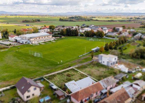Exkluzívne na predaj stavebný pozemok , 758 m2, Čečejovce