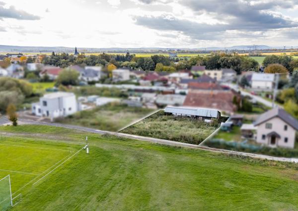 Exkluzívne na predaj stavebný pozemok , 758 m2, Čečejovce