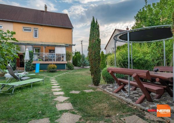 Rodinný dom s krásnou záhradou, predaj, 816 m2, Hidasnémeti, Maďarsko