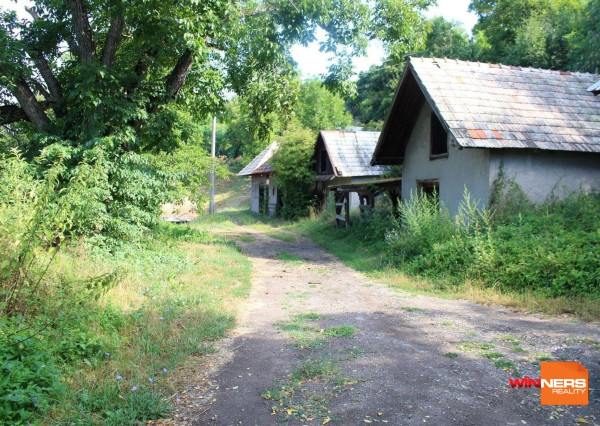 REZERVOVANÉ - Predaj  chatka s vínnou pivnicou, 49 m2 , Hontianske Trsťany- 6 km Dudince