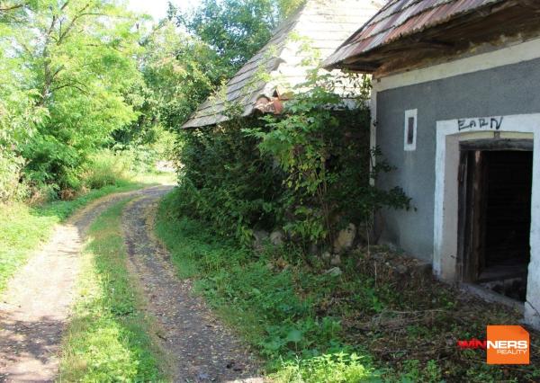 REZERVOVANÉ - Predaj  chatka s vínnou pivnicou, 49 m2 , Hontianske Trsťany- 6 km Dudince