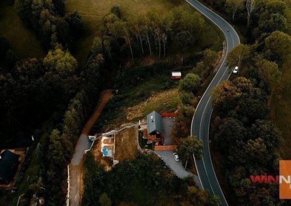 NOVÁ CENA! Exkluzívne na predaj slnečný stavebný pozemok v blízkosti Belianskeho jazera, Banská Štiavnica