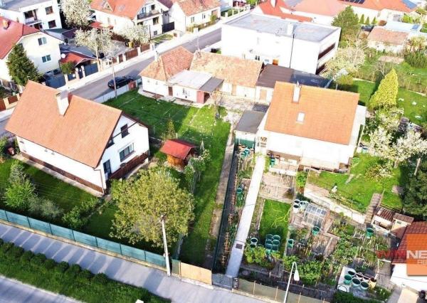 REZERVOVANÉ!!! Na predaj rodinný dom Bratislava - Lamač